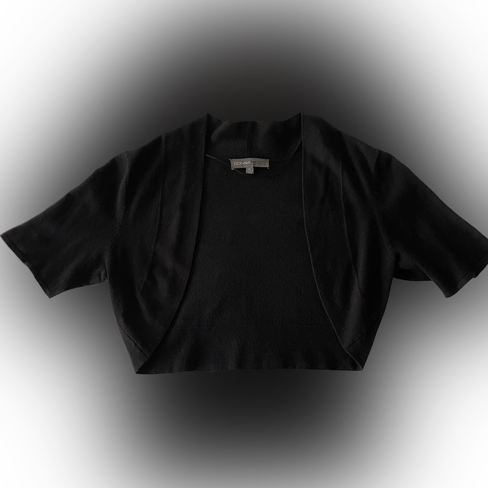 Donna Rocco Cropped black open sweater